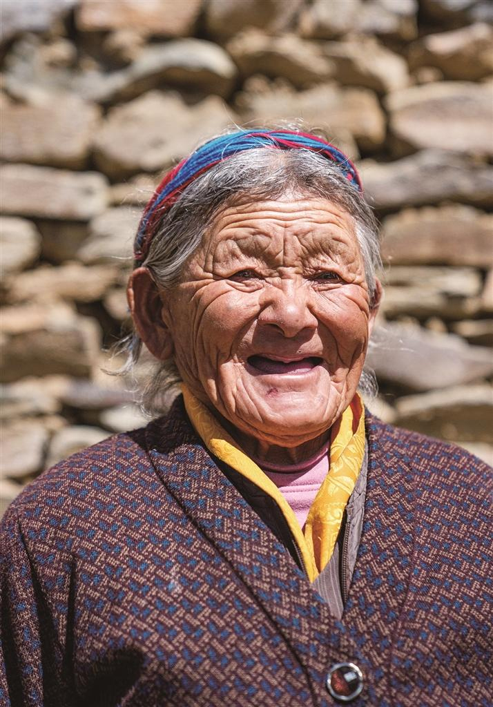 འདི་ནི་ཚེ་རིང་བཟང་མོ་ཡིན་པ།