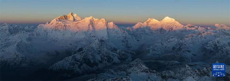 ༄༅།།ཞོགས་པའི་ཉི་ཟེར་རི་བོ་ཧི་མ་ལ་ཡར་འཕྲོས་པ།