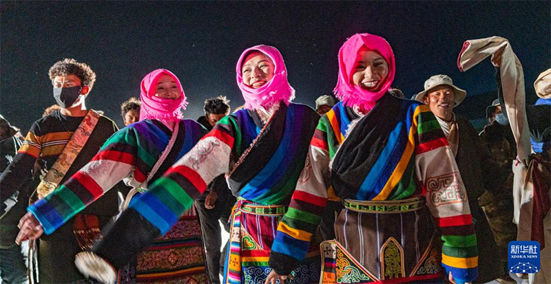 ༄༅།།གནམ་མཚོའི་དར་ཁ་ཕྱེ་བ། 